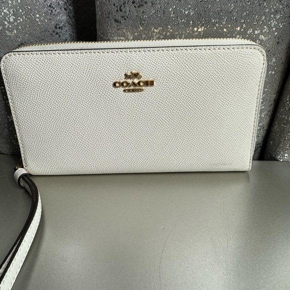 Coach Wallet - Picture 1 of 7